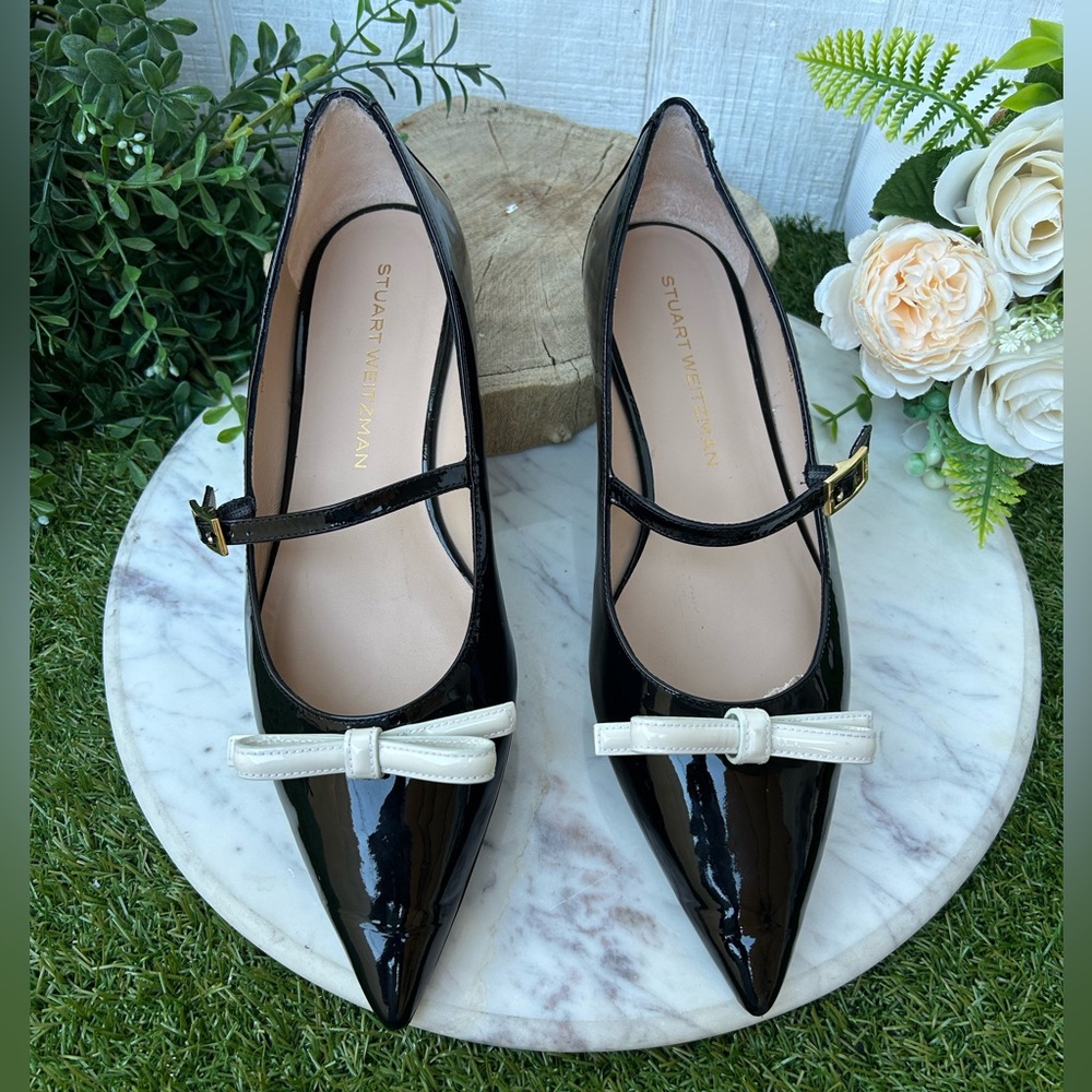 STUART WEITZMAN FELICITY MARY JANE
FLAT in BLACK/CREAM Sz 10 gently used
$425 - Picture 7 of 16